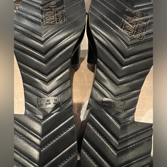 Shoes - Picture 4 of 6